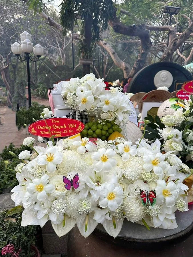 Ảnh hoa và đồ lễ 4