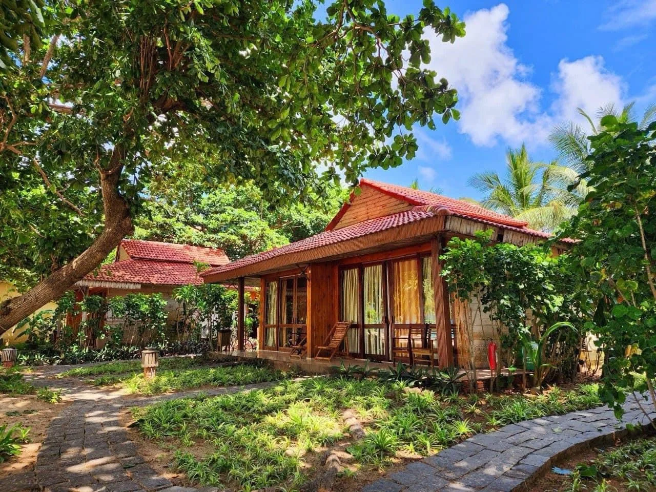 Tân Sơn Nhất Côn Đảo Resort