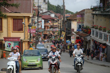 Sapa Crowded Streets Orig